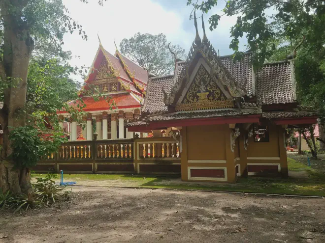 “Arriving to the temple”